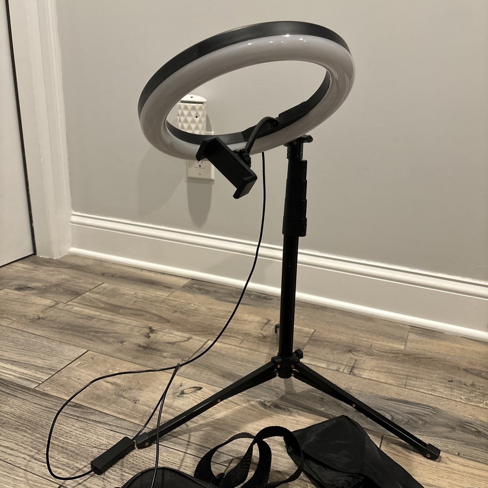 VEVICE 10.2 LED Ring Light Kit with Tripod Stand Phone Holder & Carrying Bag - Picture 8 of 10